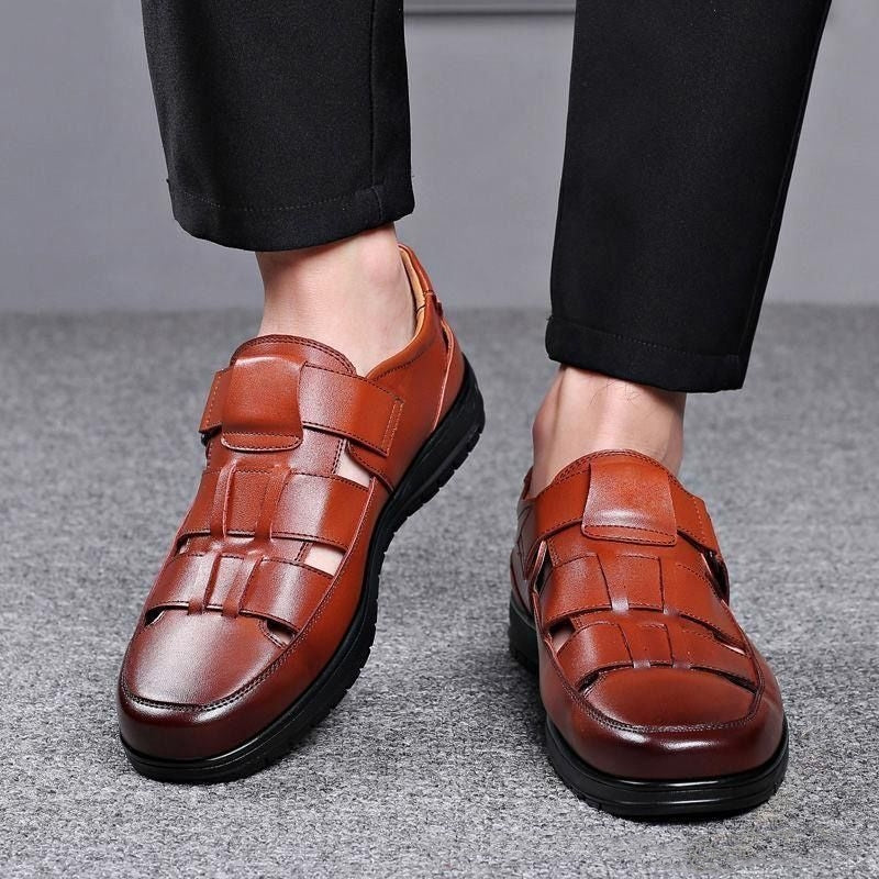 Poletni moški usnjeni čevlji za poslovni čas, nedrseči sandali za srednje in starejše očete