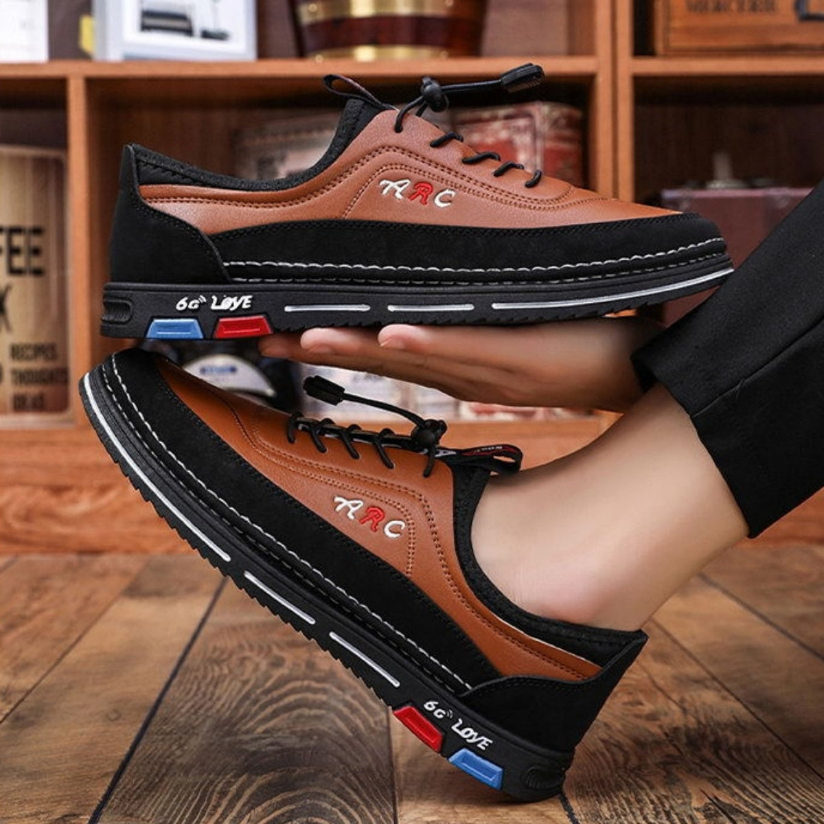💯🔥🔥[39-48]Moški poslovni vodoodporni in na madeže odporni usnjeni poslovni čevlji z mehkim podplatom, udobni za nošenje.