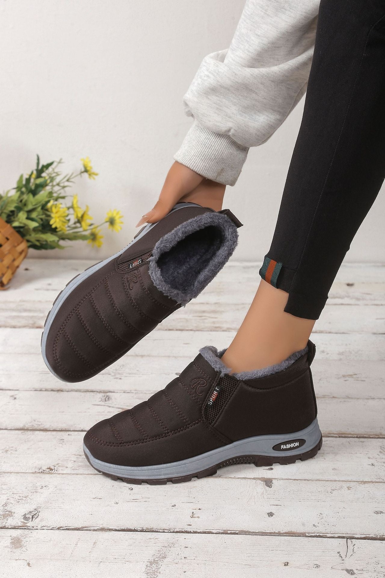 🔥【Poseben 50% popust】【35-48】Unisex zimski škornji s plišasto podlogo - topli, udobni in nedrseči za hladno vreme.