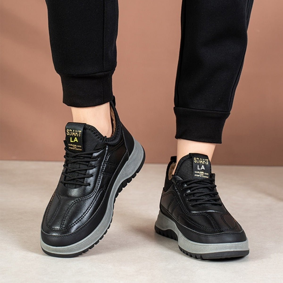 🔥2025 Muške zimske ležerne sportske cipele, plišane i tople cipele s vezicama