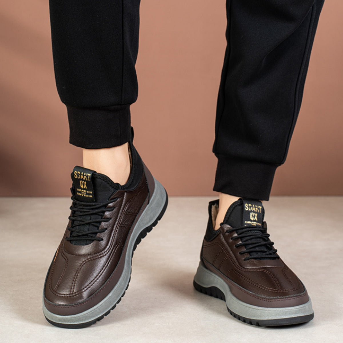 🔥2025 Muške zimske ležerne sportske cipele, plišane i tople cipele s vezicama